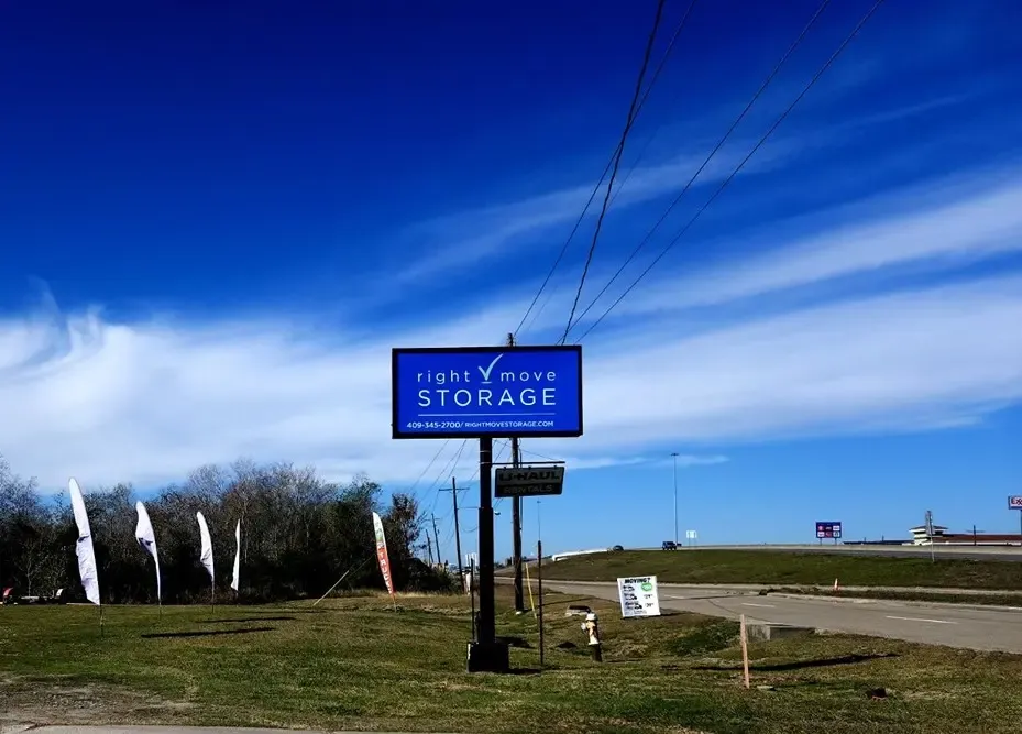 Right Move Storage-Memorial Blvd sign