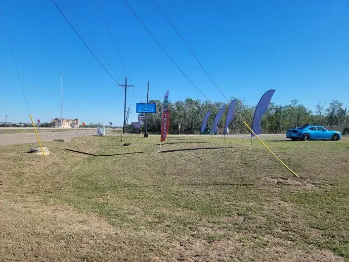 Right Move Storage-Memorial Blvd flags