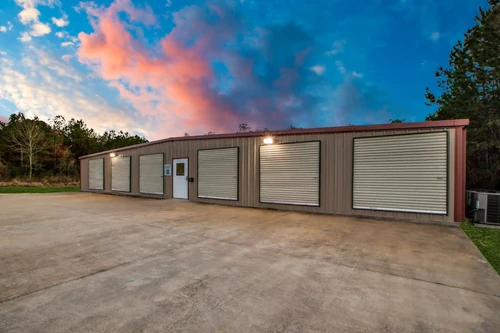 Happy Dog Storage - Sour Lake storage facility exterior view