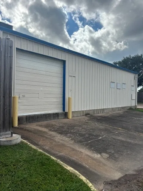 Right Move Storage - Alvin drive up