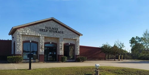 Holmes Self Storage storage facility exterior view