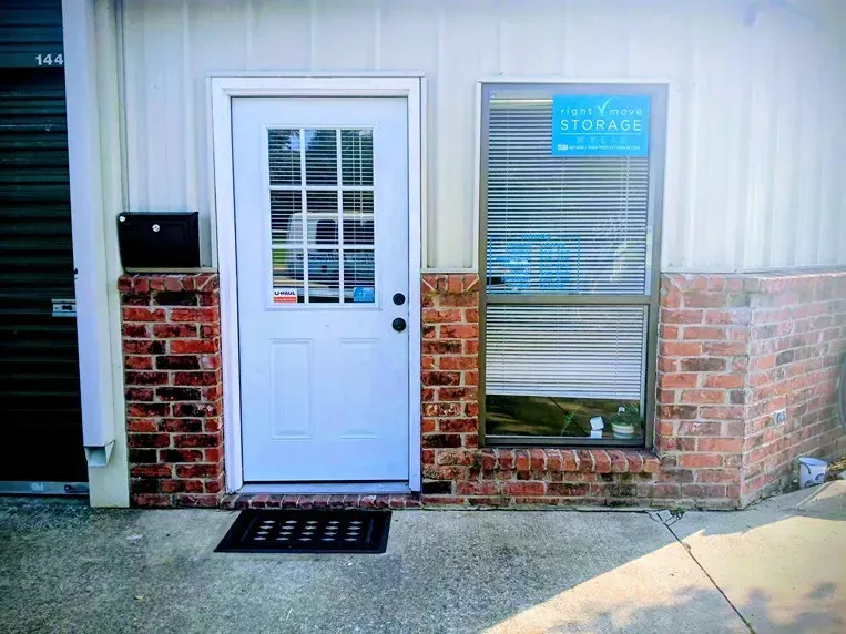 Right Move Storage - Wylie entrance to storage facility