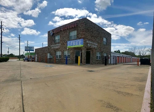 Right Move Storage - Aldine storage facility exterior view