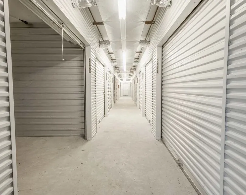 Hallway and open storage unit, indoor storage unit Right Move Storage - Angleton
