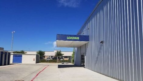 lading area at self storage faciltiy