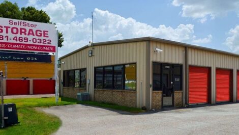 perry-road-self-storage-facility-front- office